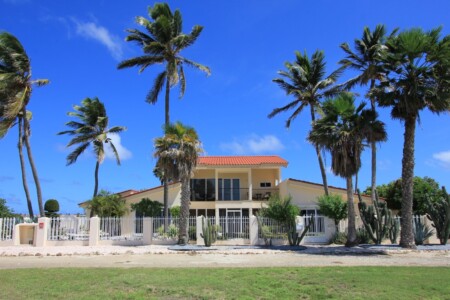 The Aruba House - Beachfront Villa Aruba