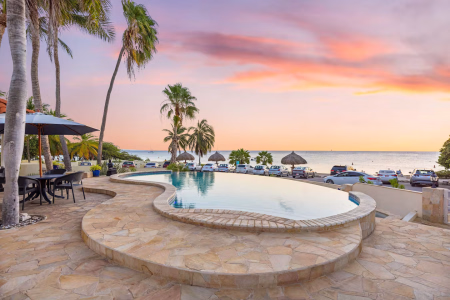 Aruba Beach Front Villa Malmok