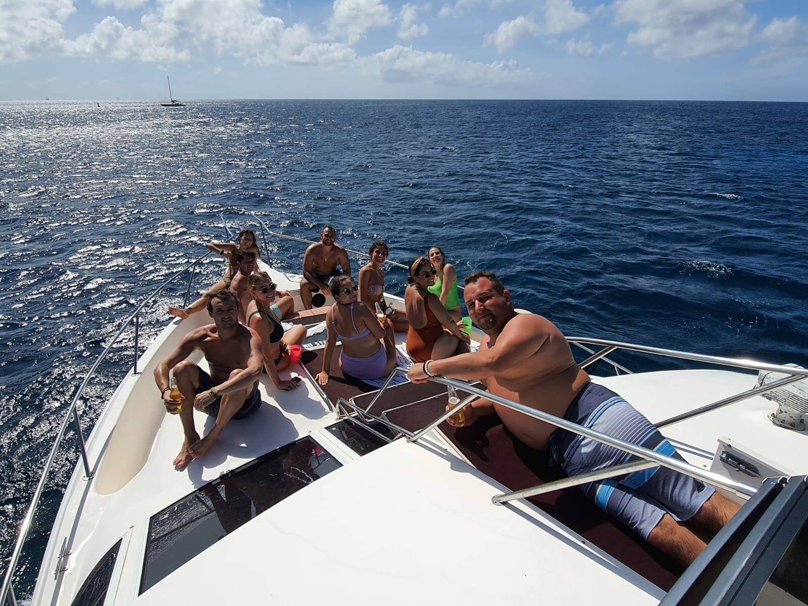private yacht in aruba