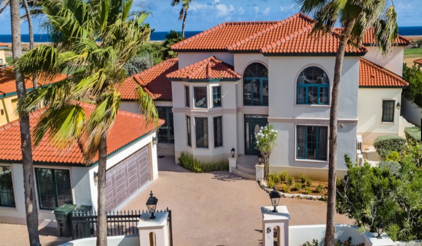 Villa Tierra del Sol Aruba Hostess